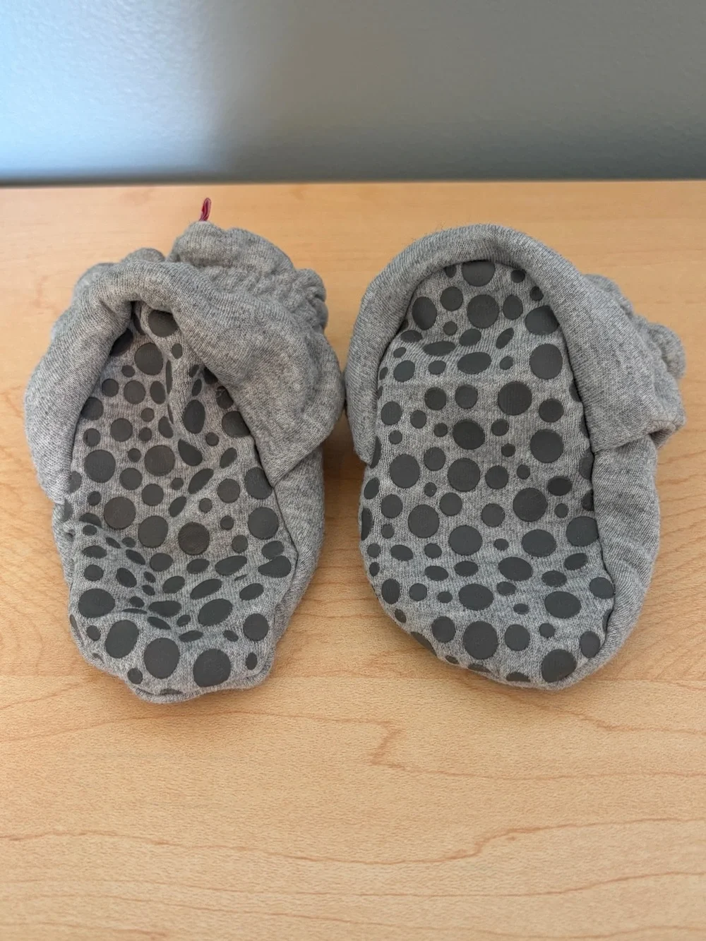 NWOT Zutano Gray Snap-On Organic Cotton Baby Booties